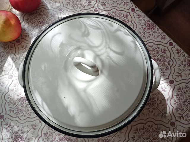 Кастрюля эмалированная