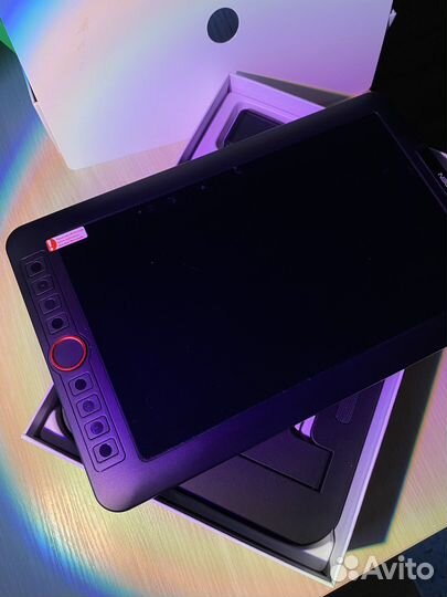 Графический планшет с экраном