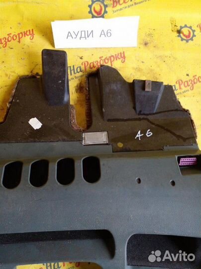 Накладка торпеды Audi A6 C5 2.4 1999