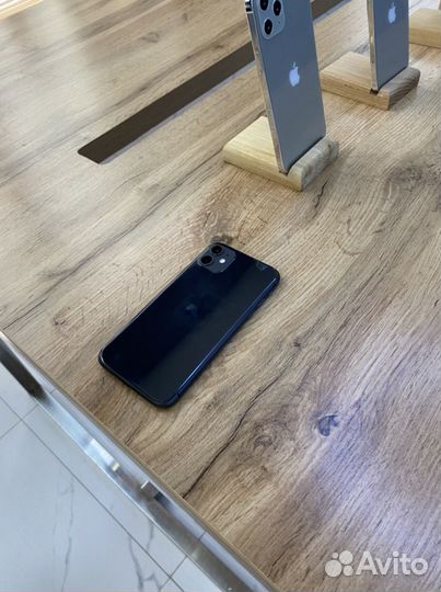 Телефон iPhone 11