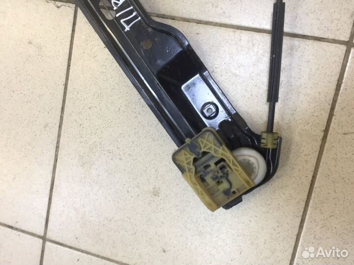 Стеклоподъемник передний правый Opel Astra J