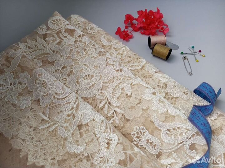 Ткань гипюр кружево вышивка на сетке отрез Италия