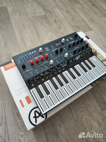 Синтезатор arturia microfreak