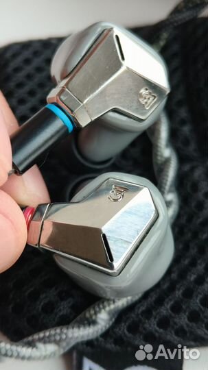 Наушники Campfire Audio Supermoon HK edition