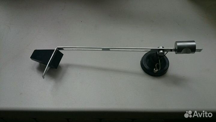 Устройство для очистки и снятия эл.статического за