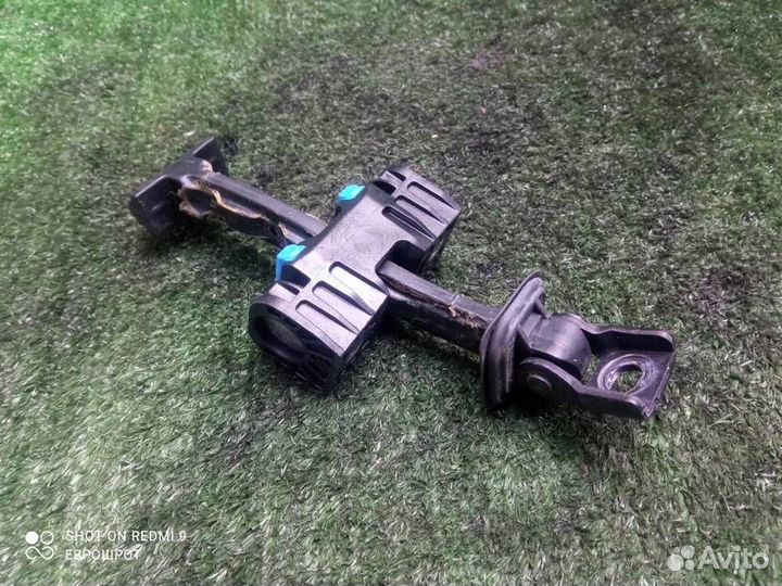 Ограничитель двери Volkswagen Tiguan (2007-2011)