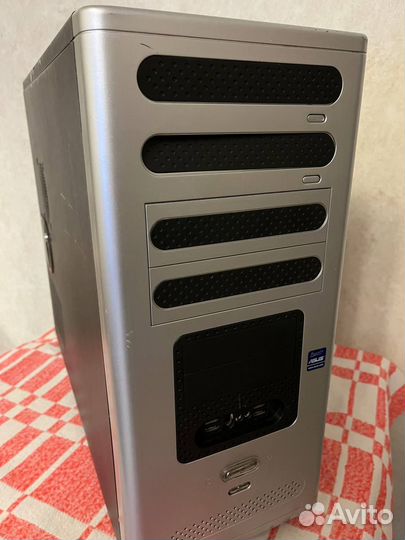 Толстостенный компьютерный корпус и железо