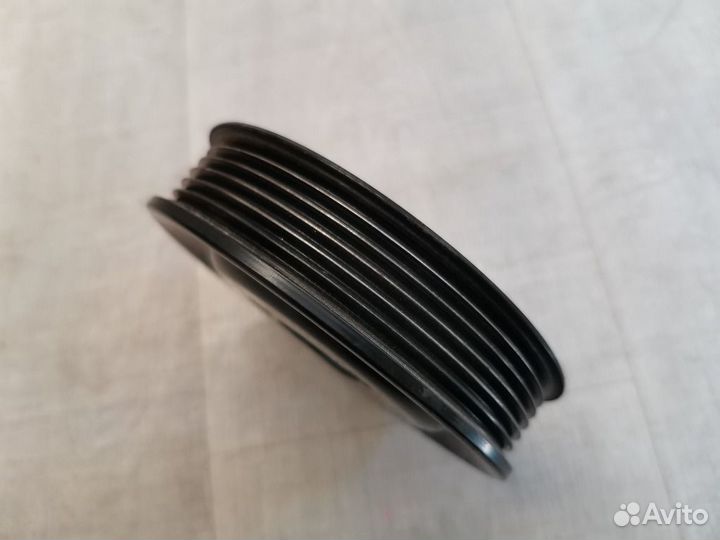 Шкив помпы Volkswagen Passat B6 1.4 CAX 2009