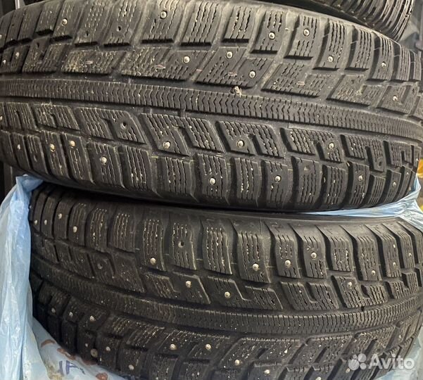Kumho I'Zen KW22 215/65 R16 98T