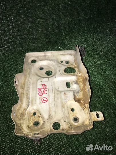 Площадка под аккумулятор Mitsubishi Grandis NA4W