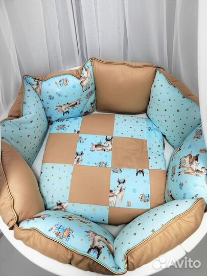 Комплект в детскую кроватку с бортиками