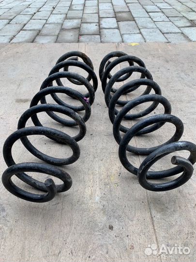 Пружина задняя Volkswagen Golf plus 1.6 BLF