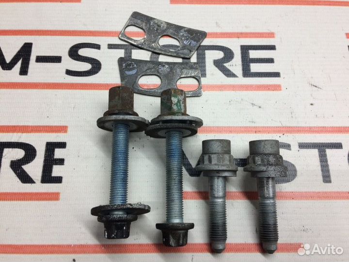 Болт развальный задний Mercedes-Benz Cls-Class