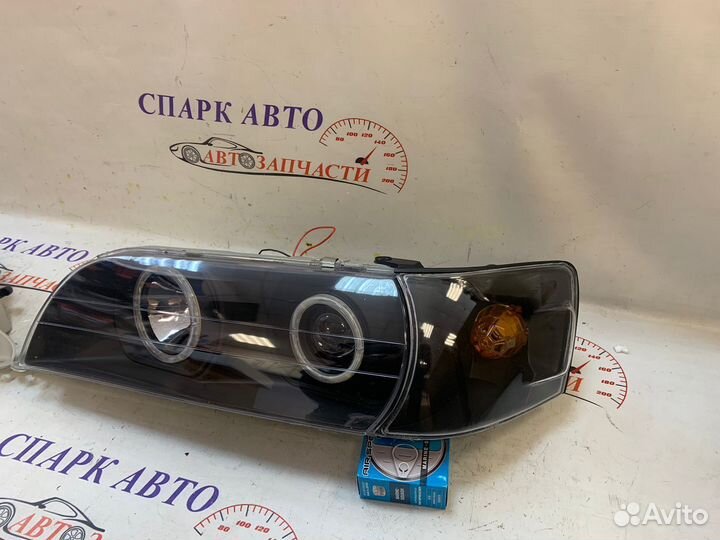 Фары Toyota Chaser 100 темные, тюнинг с габаритами