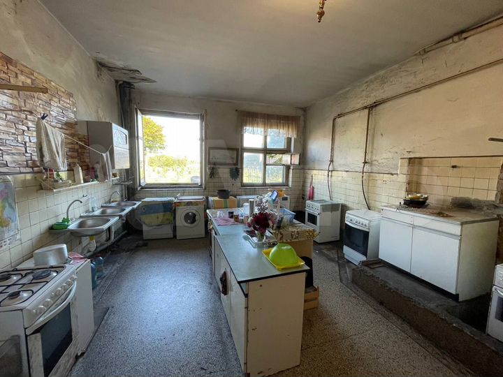 Комната 27,5 м² в 7-к., 2/3 эт.