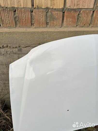 Капот на LADA largus