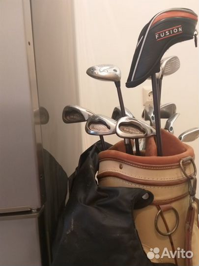 Продаю женский набор клюшек для гольфа Callaway