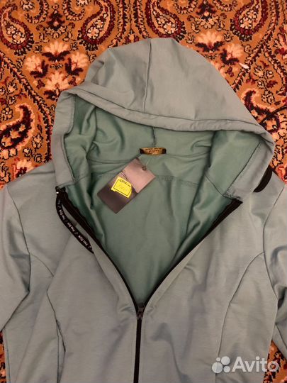 Спортивный костюм женский и кофты