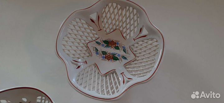 Две сухарницы фаянс