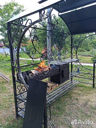 Мангал с крышей