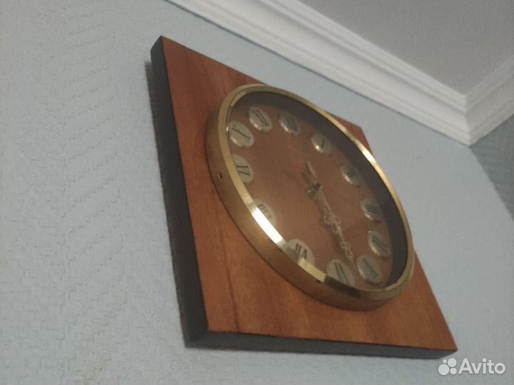 Часы настенные СССР янтарь
