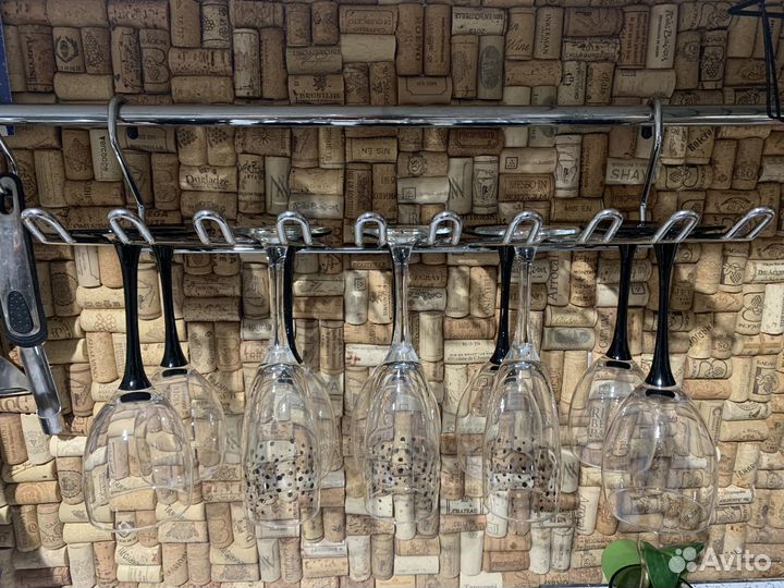 Металлическая полка для рюмок