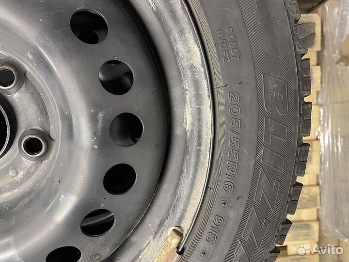 Bridgestone Blizzak Revo GZ 205/55 R16