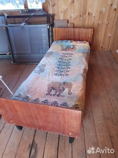 Кровать одноместная б.у