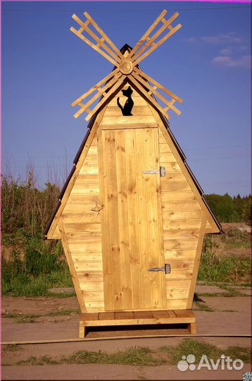 Уличный туалет деревянный