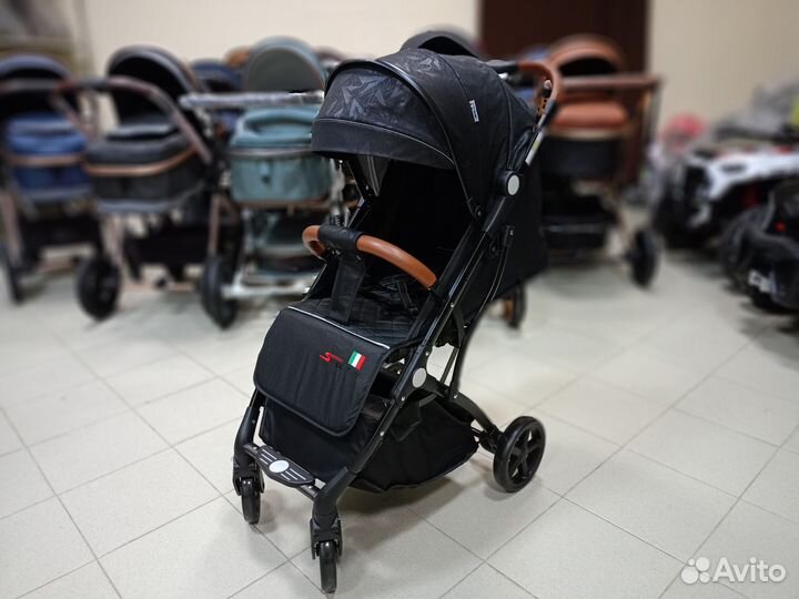 Прогулочная коляска новая