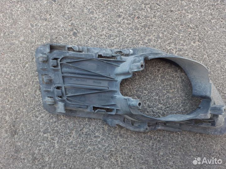 Накладка противотуманой фары фольваген тигуан 1