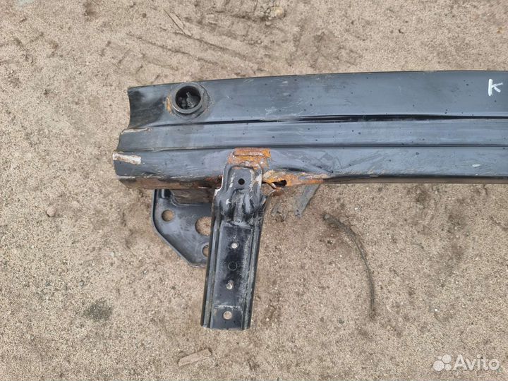 Усилитель переднего бампера Крета