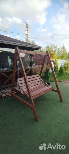 Садовые качели из дерева
