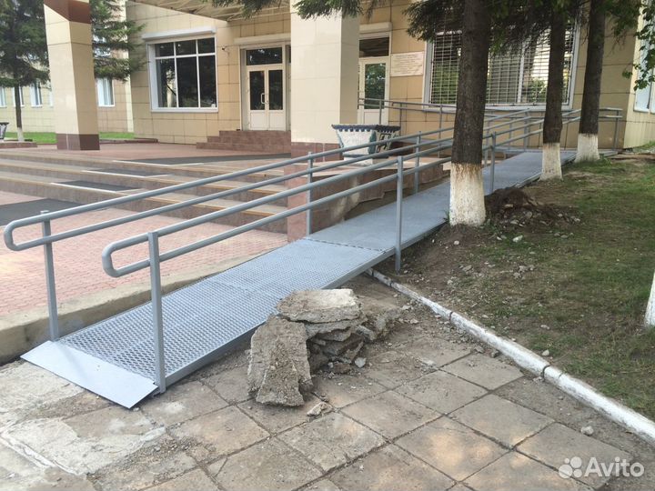 Пандуссы из черного металла