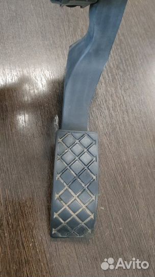 Педаль газа Audi A8 D3 6.0 BHT 2008