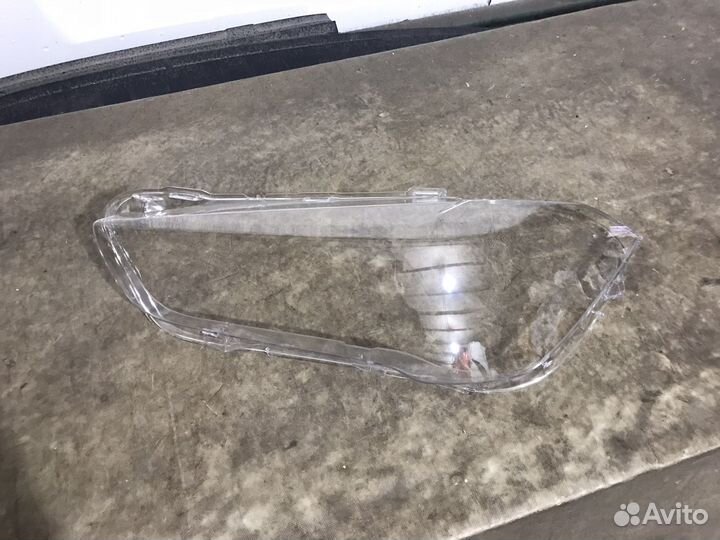 Стекло левой фары BMW X1 F48