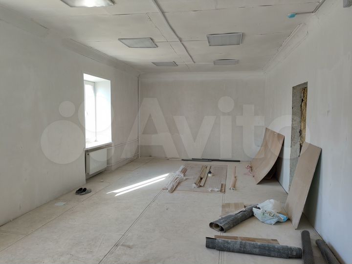 Офисные помещения, 237.7 м² рядом с остановкой
