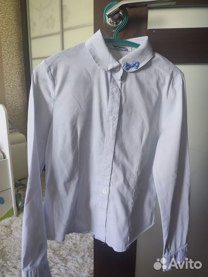 Школьные блузки Одна с коротким, другая с длинным