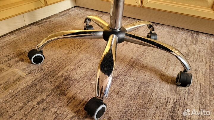 Офисное кресло с массажем