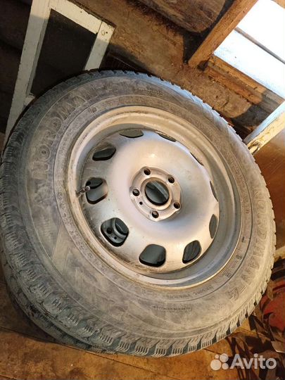 Nordman Nordman 4 215/65 R16