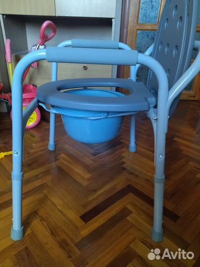 Кресло-стул туалетный с санитарным оснащением