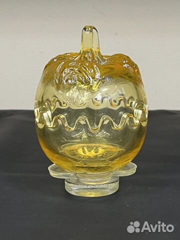 Лимонница жёлтая Яблоко на подставке №2