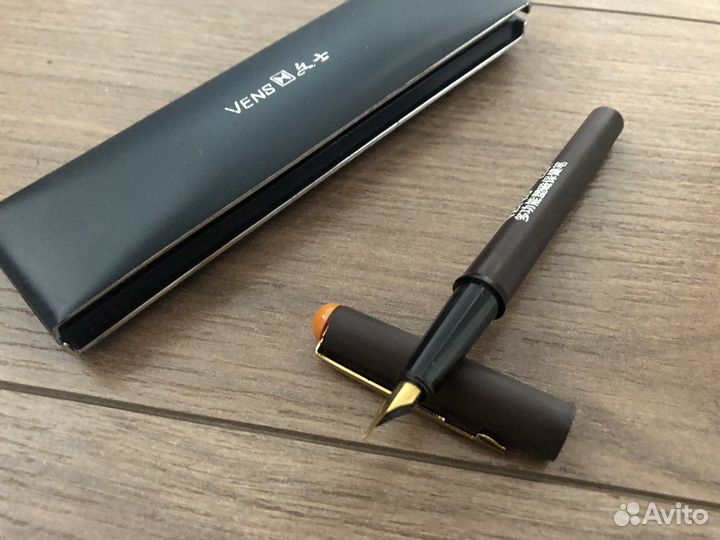 Новая перьевая ручка