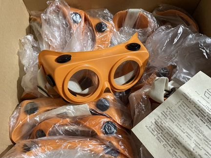 Защитные очки закрытые с непрямой вентиляцией