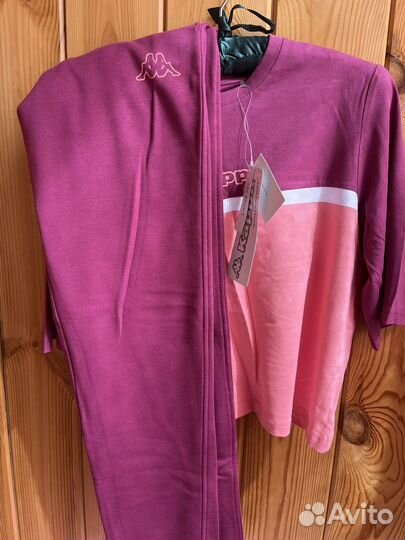 Спортивный костюм женский