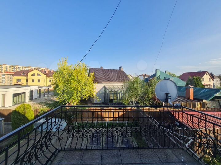 Дом 315,8 м² на участке 6,3 сот.