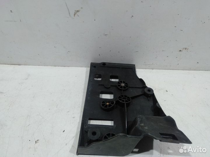 Крепление АКБ ) Ленд Ровер Дискавери 3