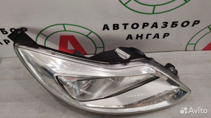 Фара передняя правая Ford Focus CB8 1.6L duratec