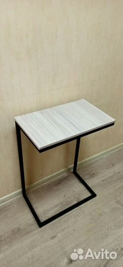 Приставной столик