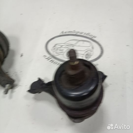 Подушка двигателя правая Lexus RX 300 330 350 400
